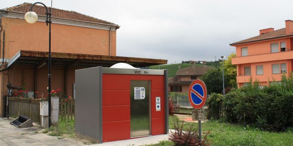 Toilettes publiques autonettoyantes_France