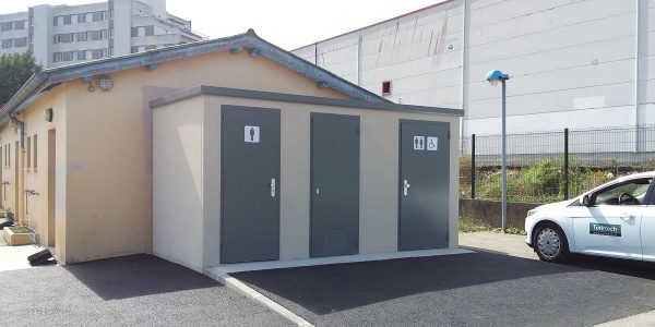 Toilettes Publiques semi-automatiques_Bourg-Lès-Valence